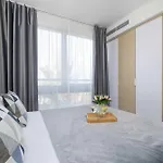Apartment Klimatyzowany Z Parkingiem I Blisko Plazy By Renters