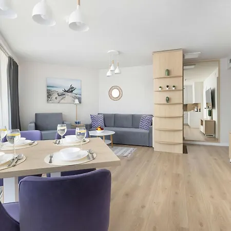 Klimatyzowany Z Parkingiem I Blisko Plazy By Renters Apartment Pobierowo